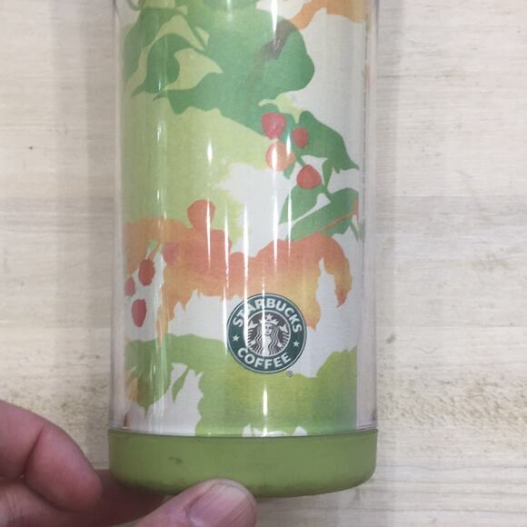 Starbucks plastic reusable mug with sip lid - Picture 2 of 5